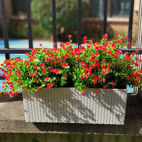 Grunyia weather-resistant outdoor flowers withstand rain and wind