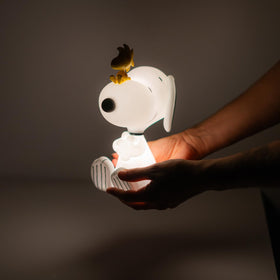 Grupo Erik Snoopy lamp usb-c-power offers flexible placement anywhere.