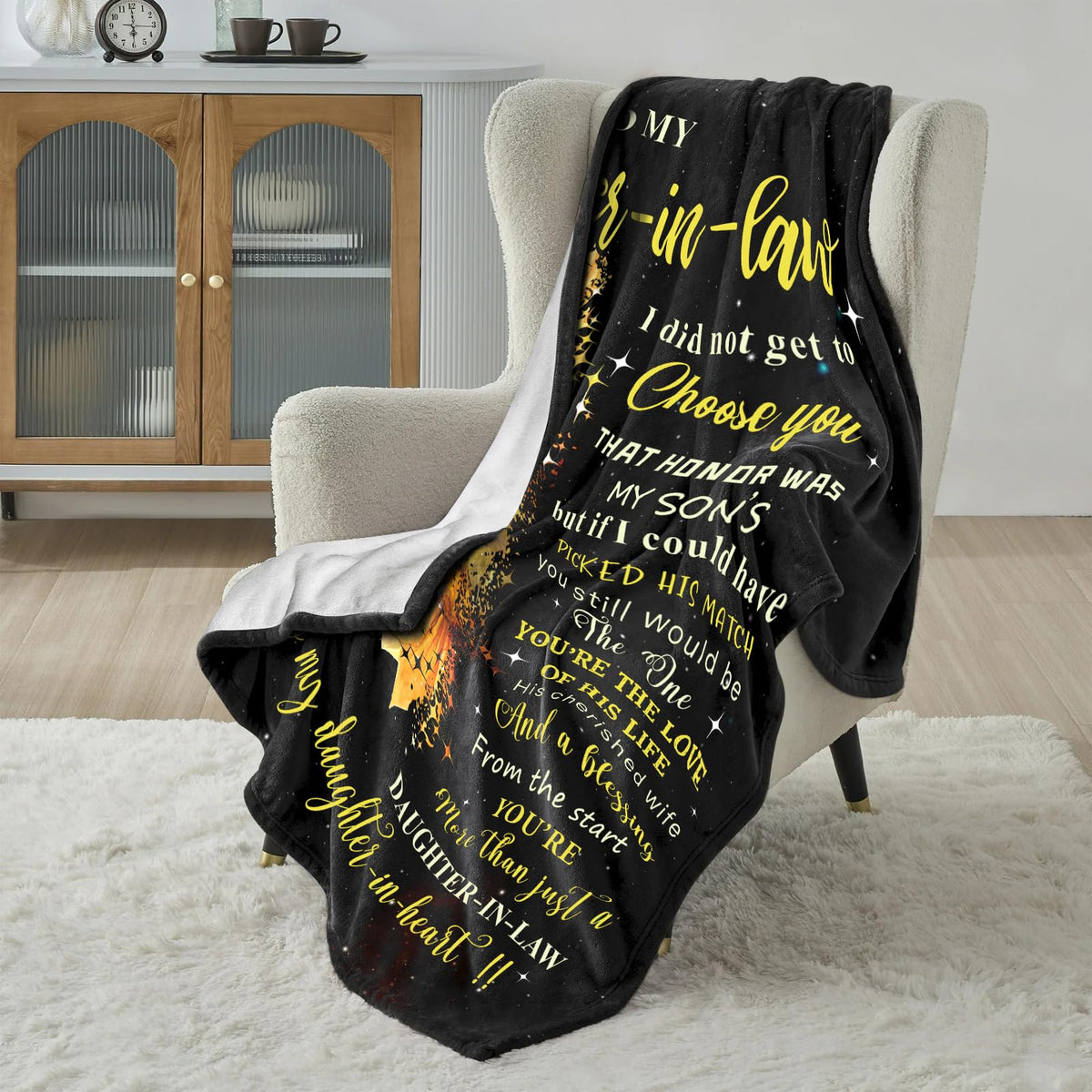 Gtouaz blanket used as a picnic companion for outdoor moments.
