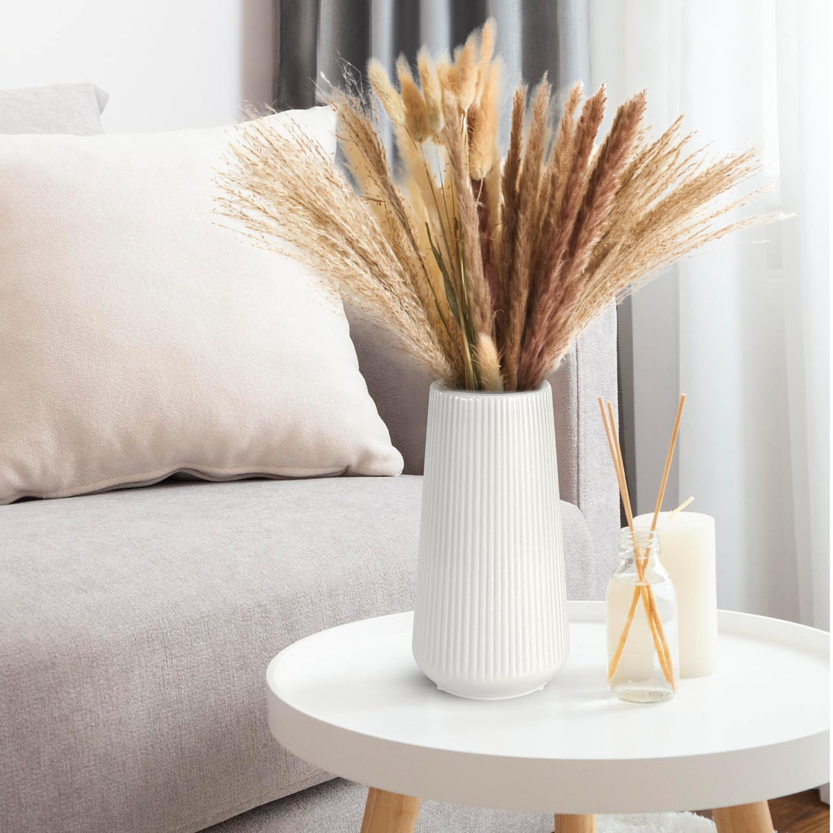 GUKJOB white ceramic vase glaze close-up, smooth finish adds elegance