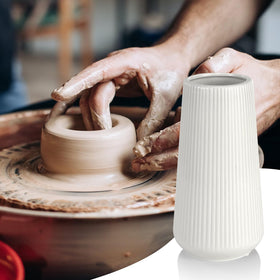 GUKJOB vase's non-slip bottom ensures stable arrangements on shelves.