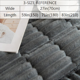 Gumfolk pet couch covers machine-washable for easy cleaning.