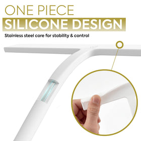 GÜTEWERK bathroom squeegee in use for clean showers