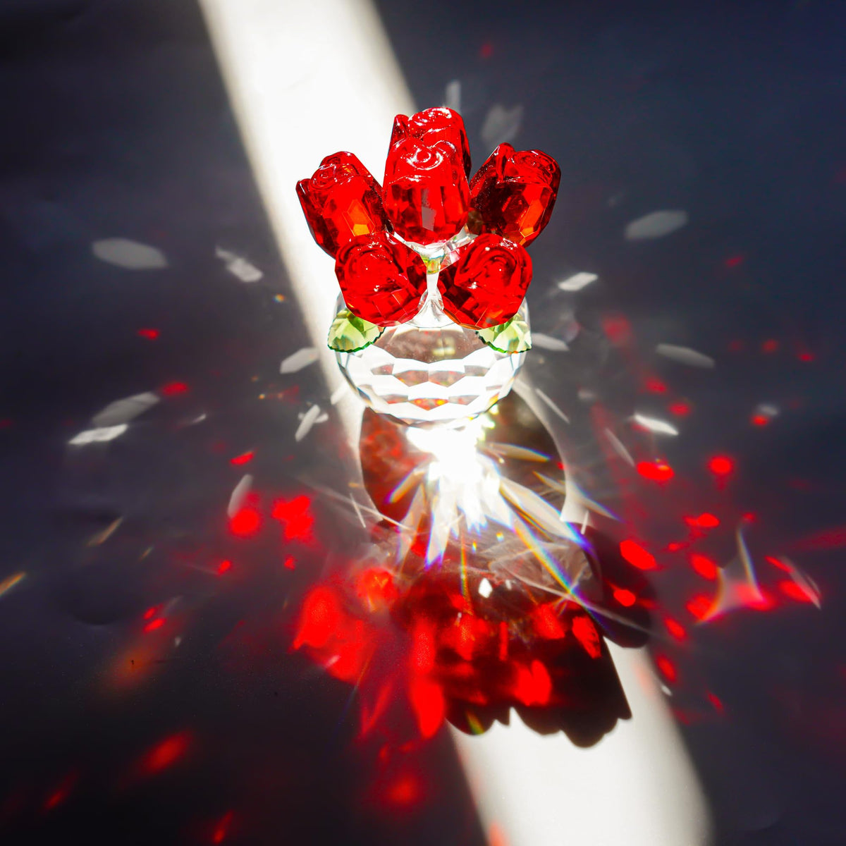 H&D Hyaline & Dora six red roses crystal bouquet highlights petal detail