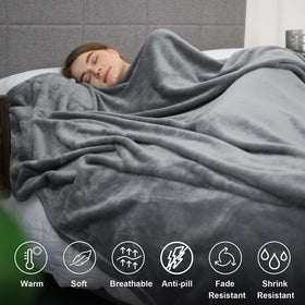 Hansleep fleece blanket on sofa as cozy throw