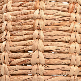 Illustration of the basket dimensions for versatile storage in different rooms.