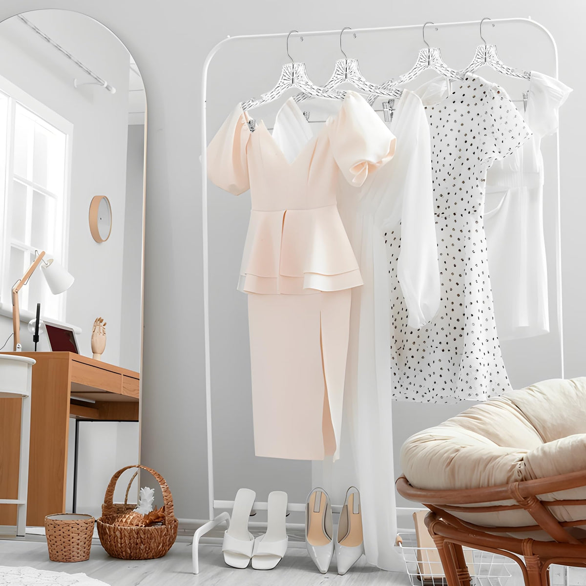 HARDW versatile hangers suitable for pants, shirts, scarves, and more