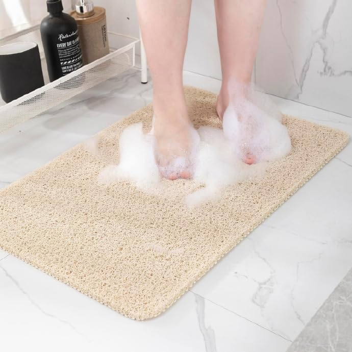 Hargiis non-slip bathtub mat with checkered backing provides secure grip in wet bathrooms.