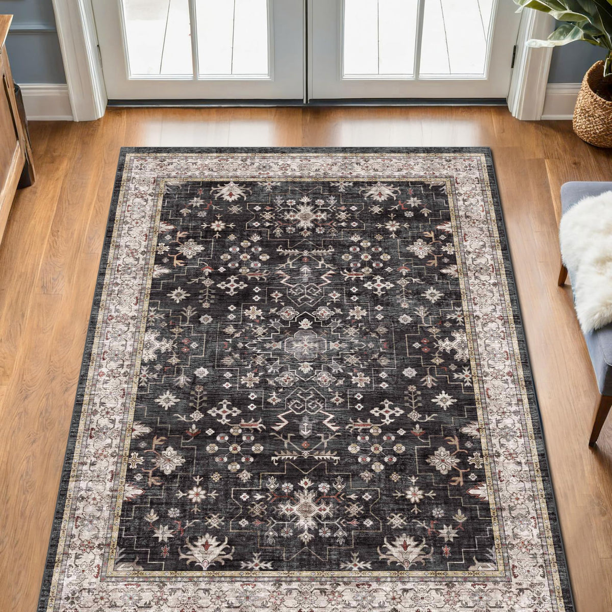 Non-slip rubber backing on Hazo Haus entry rug