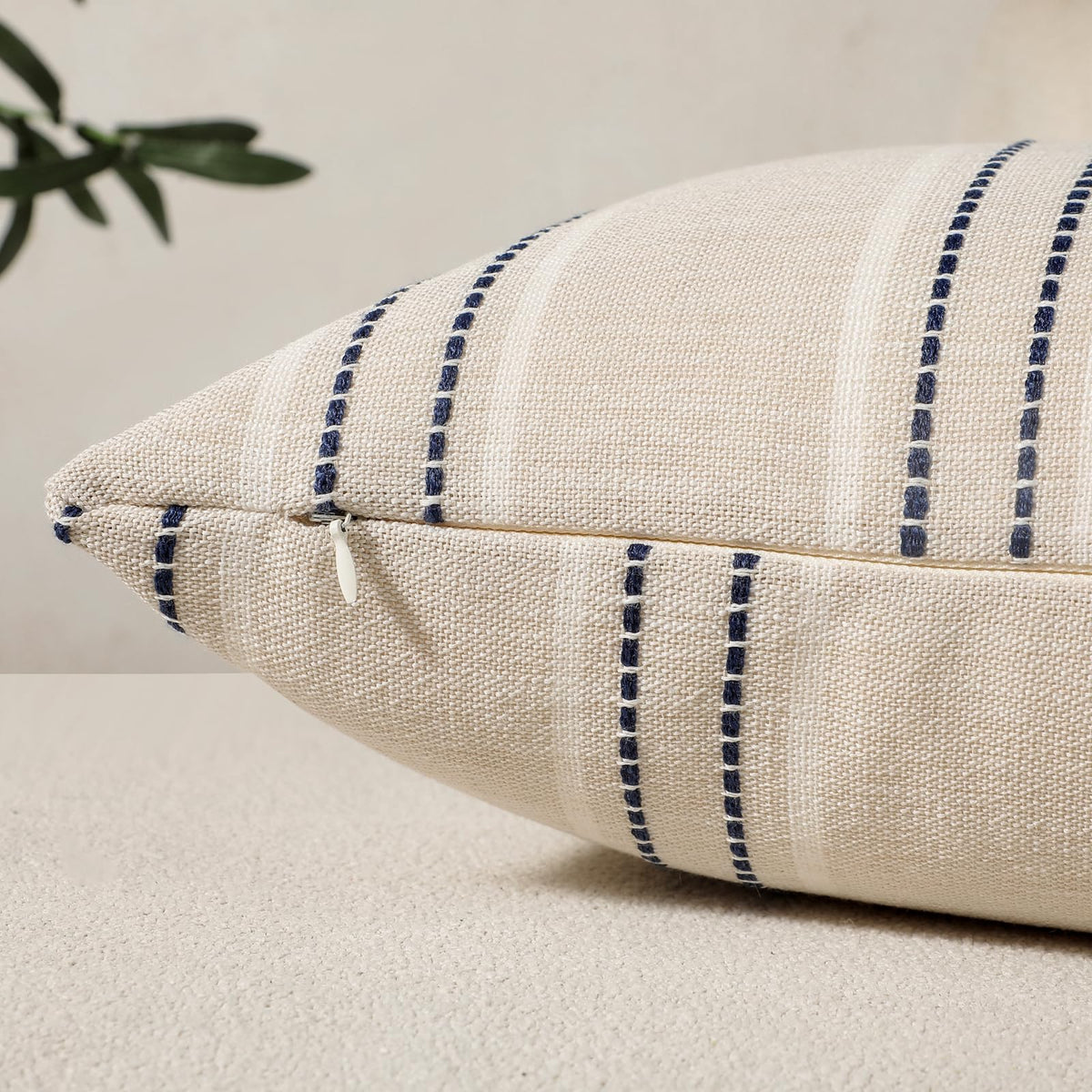 Hckot linen-weave navy cushion cover showcasing coastal stripes for indoor or outdoor use.