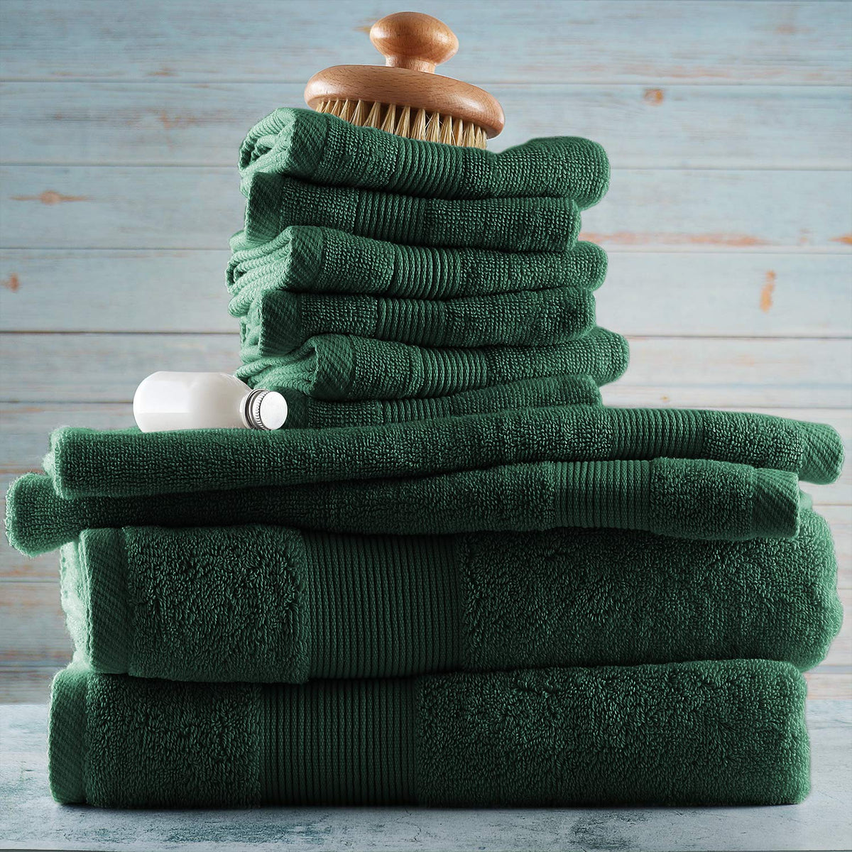 Hearth & Harbor body towel 27x54, full-size bath luxury.