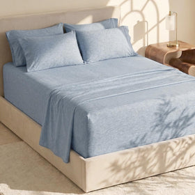 Hearth & Harbor deep-pocket fitted sheet close-up on 78x80 mattress edge