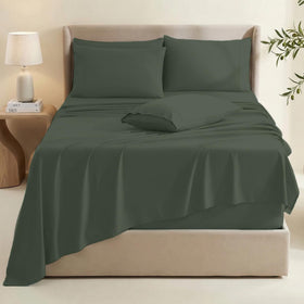 Hearth & Harbor flat sheet 90x102 provides a smooth, generous top layer.