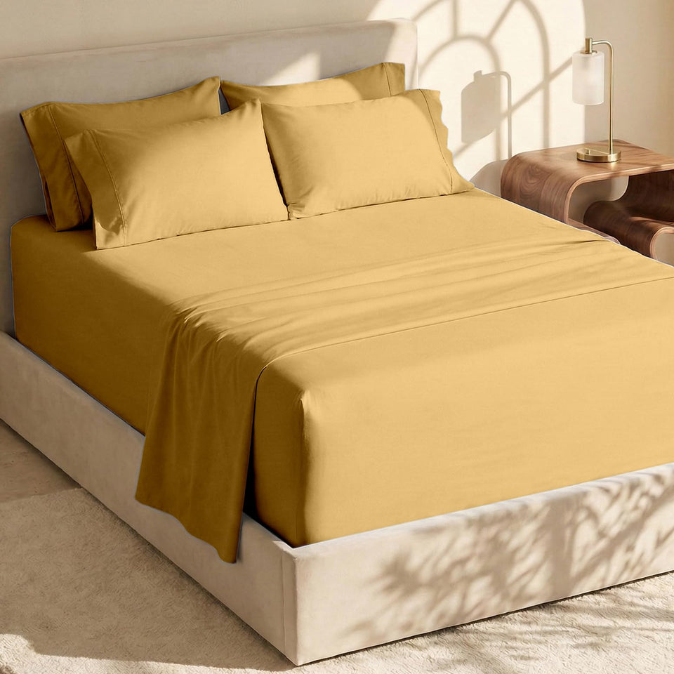 Hearth & Harbor extra deep pocket queen fitted sheet fits 18–24 inch mattresses for a secure fit.