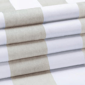 HENBAY towel edges double-stitched close-up demonstrating enhanced durability during wash and wear.