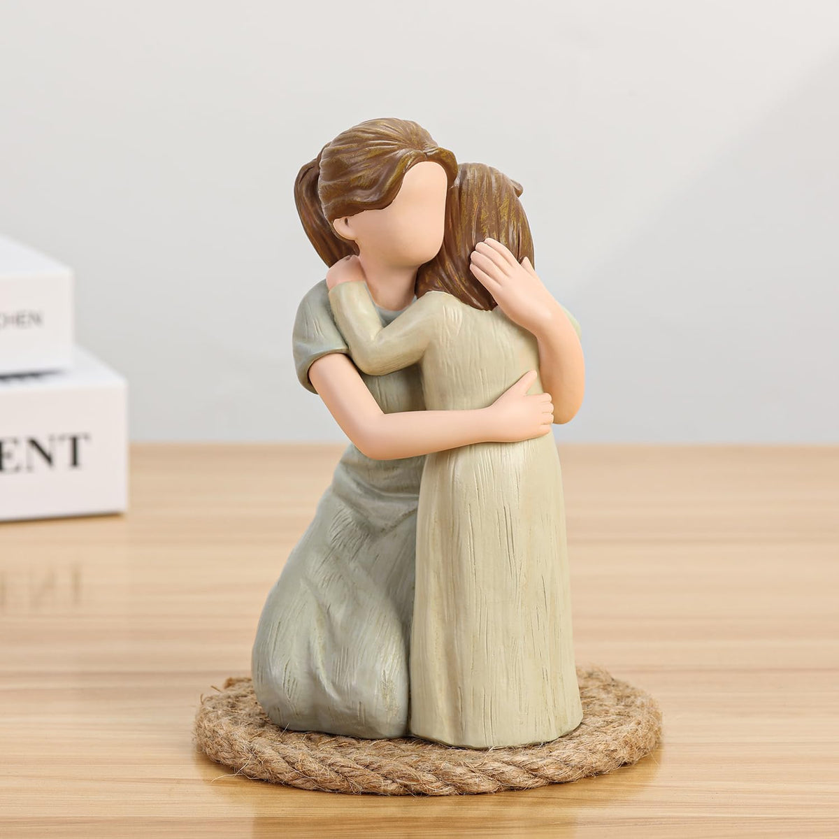Hensonever gift-box-ready presentation boosts gifting appeal.