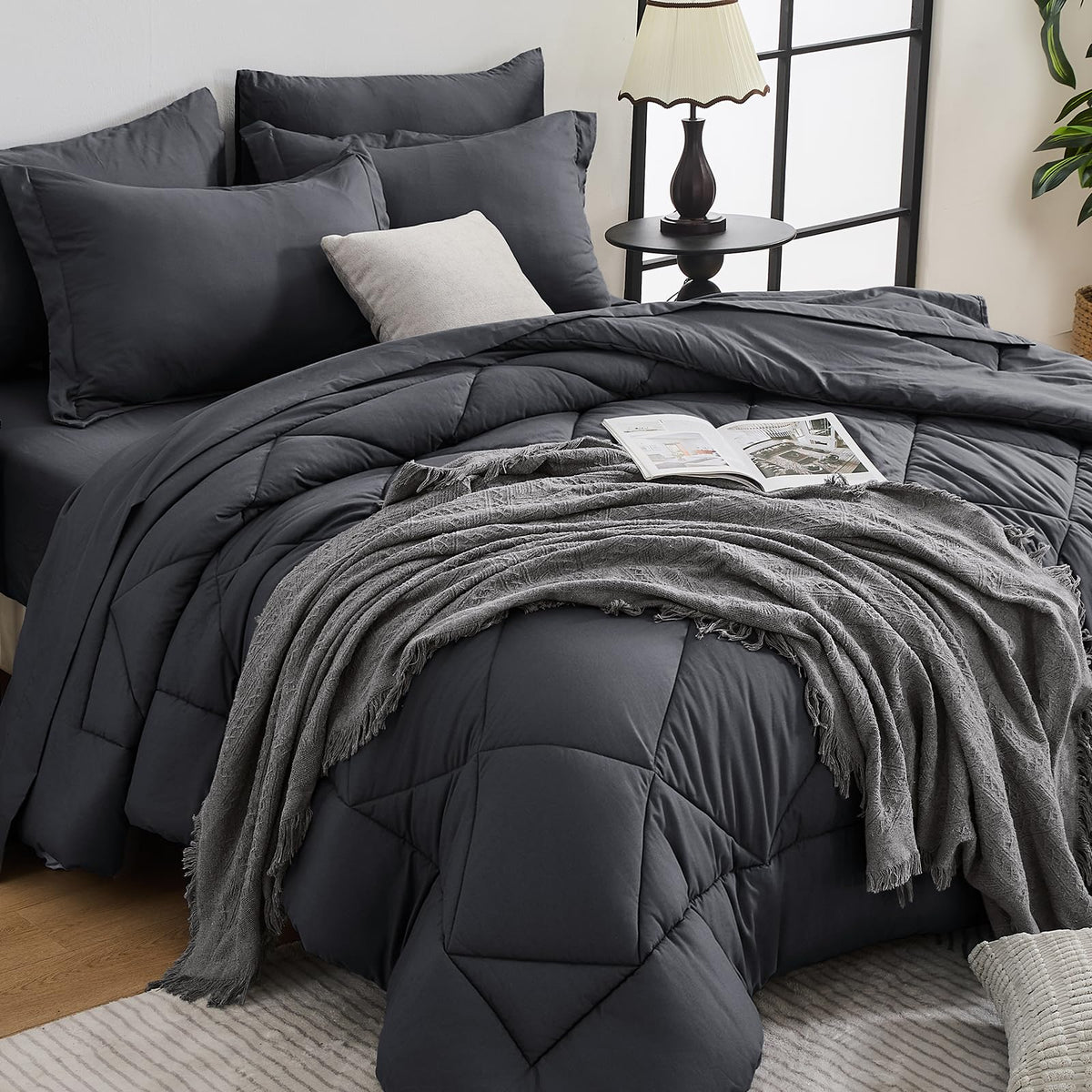 HEVUMYI queen comforter with plush all-season warmth and even loft