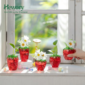 Hewory five-piece strawberry vase set arranged as a bright kitchen centerpiece
