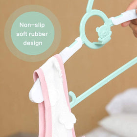 HGYZE closet organization for newborns and toddlers at a glance