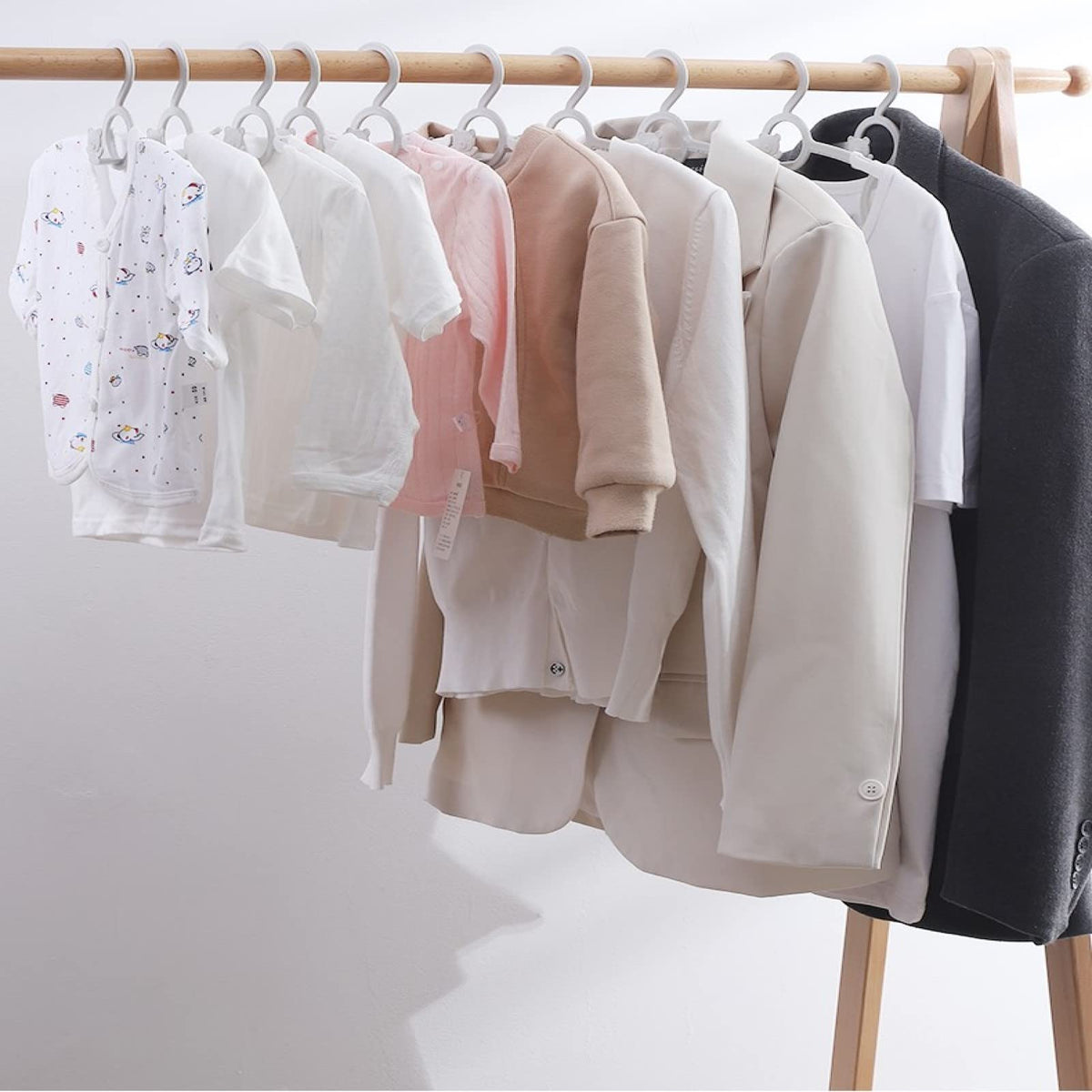 HGYZE stackable design to maximize closet capacity