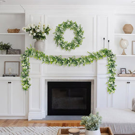 HIAGROW flexible, UV-protected garland suitable for outdoor and indoor settings.