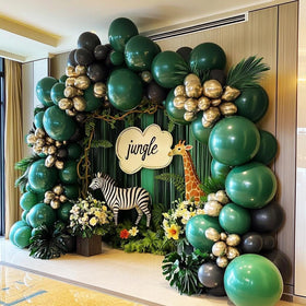 HIBAOpati metallic gold balloons add luxe shine to the garland.