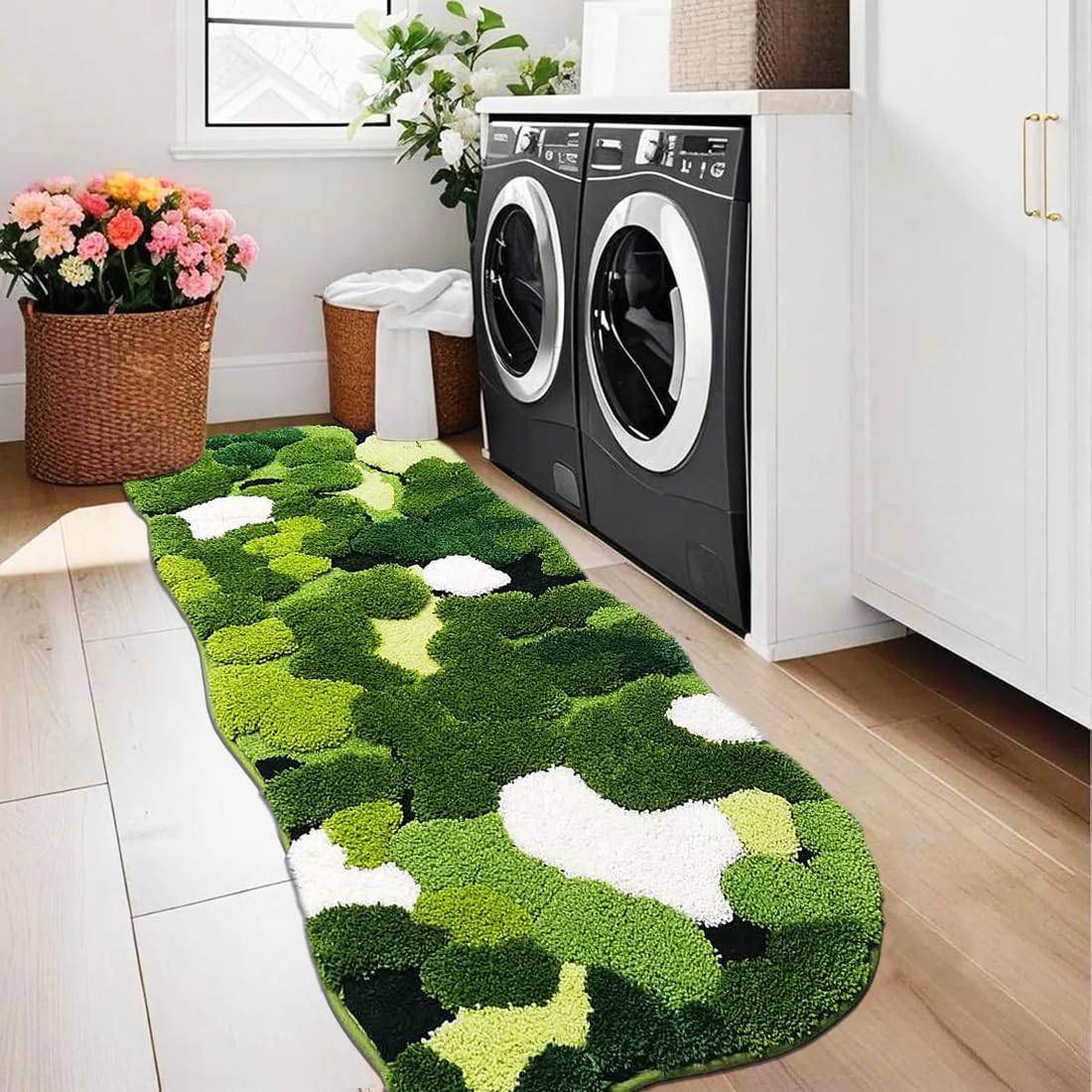 Hifuwan multi-purpose moss rug suits bathrooms, vanities, bedrooms, and more.