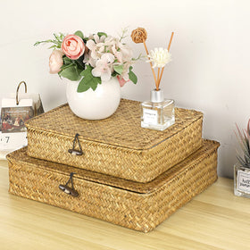 Hipiwe small flat-woven seagrass basket with lid for compact spaces