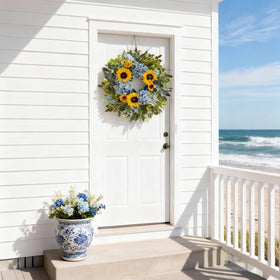 HipTree 24-inch wreath maintains full shape with a sturdy vine frame
