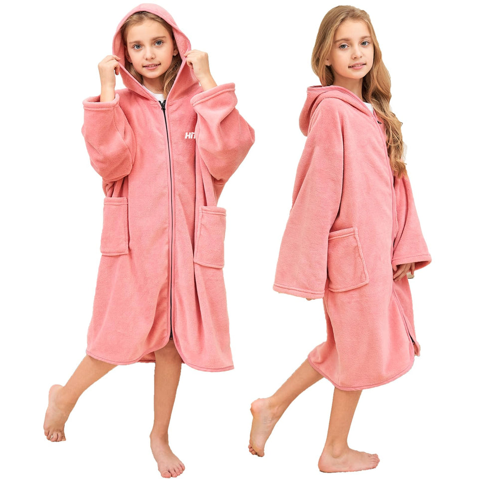 Hiturbo Kids Bath Towel Hoodie with oversized hood delivers warm post-swim coverage.