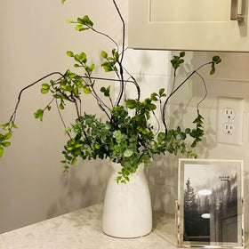 hjn entryway decor vase as a welcoming accent piece.