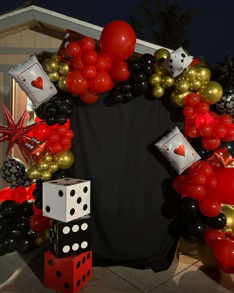 HKYOOD star balloons add sparkle and a festive touch to any casino party