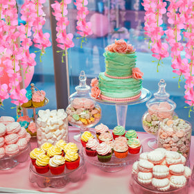 HLAONU wedding decor option that stays vibrant year after year.