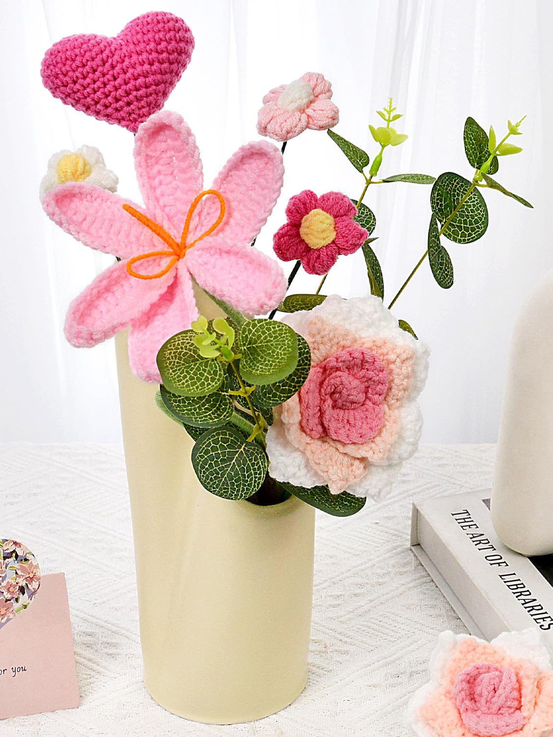Hlenbin crochet bouquet daisy detail for bright, cheerful decor