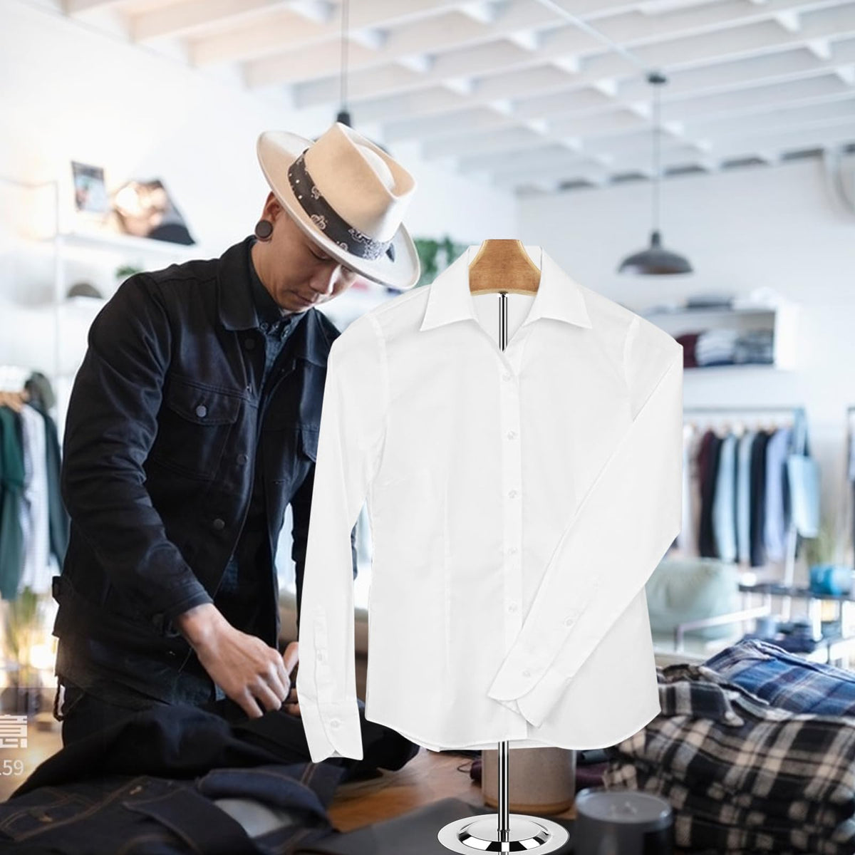 Hlimior two-pack keeps outfits organized during vendor booths