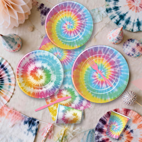 HOAKWA tie-dye balloons fill the party with cheerful energy.