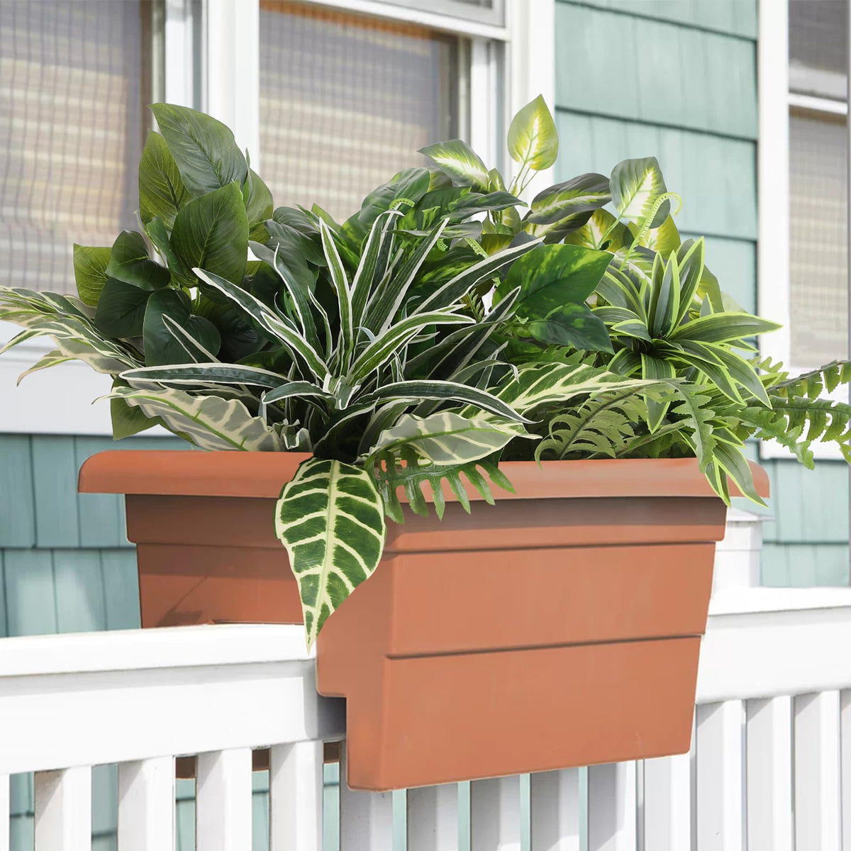 Hobyhoon greenery ideas for planter displays and exterior styling