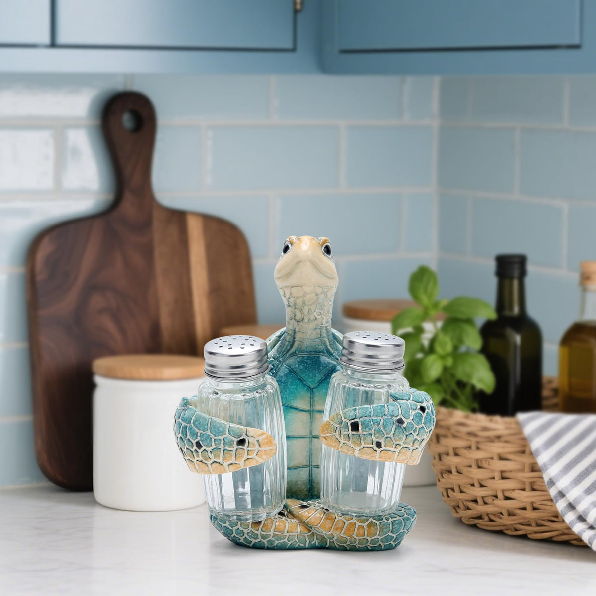 Hodao beach bar turtle decor ideal for seaside tables.