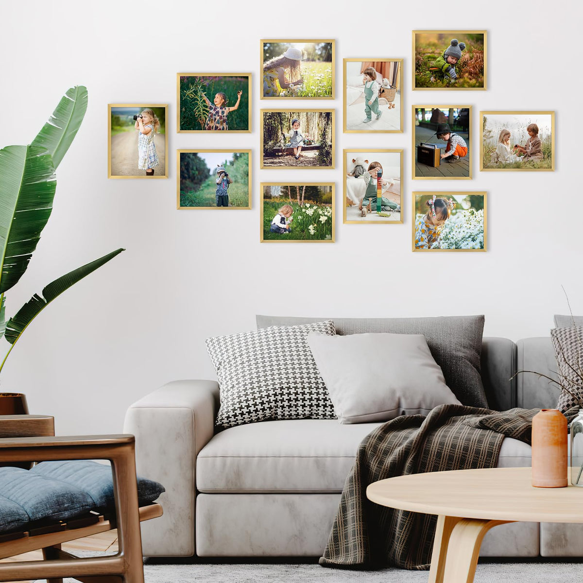 Hoikwo plastic cover protects photos while preserving a clean, modern look