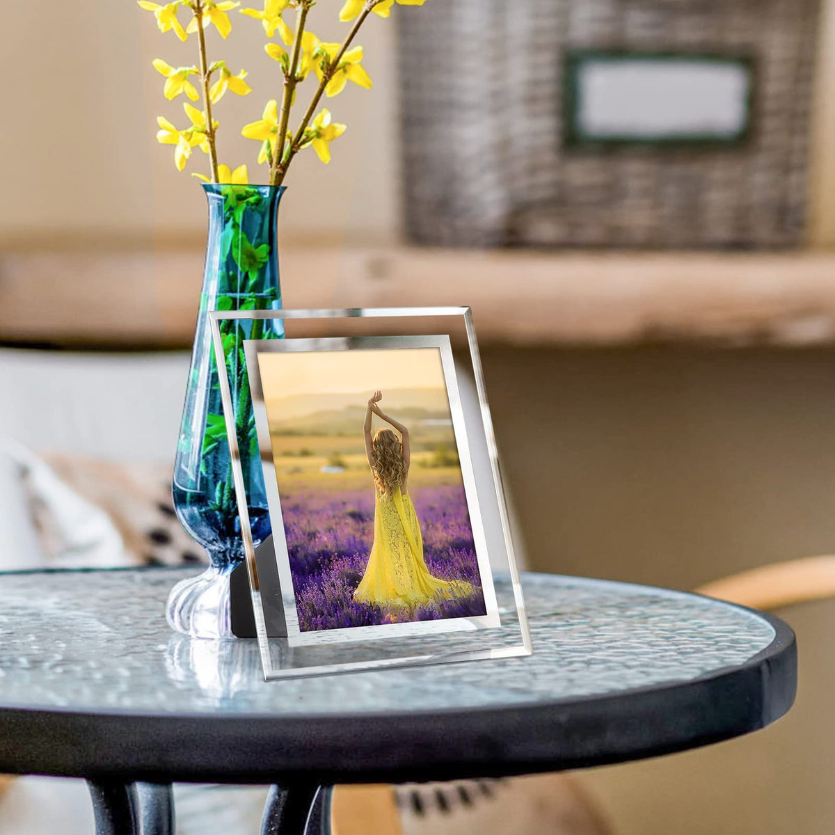 Versatile Hoikwo 5x7 frame suitable for wedding, family, and travel photos.