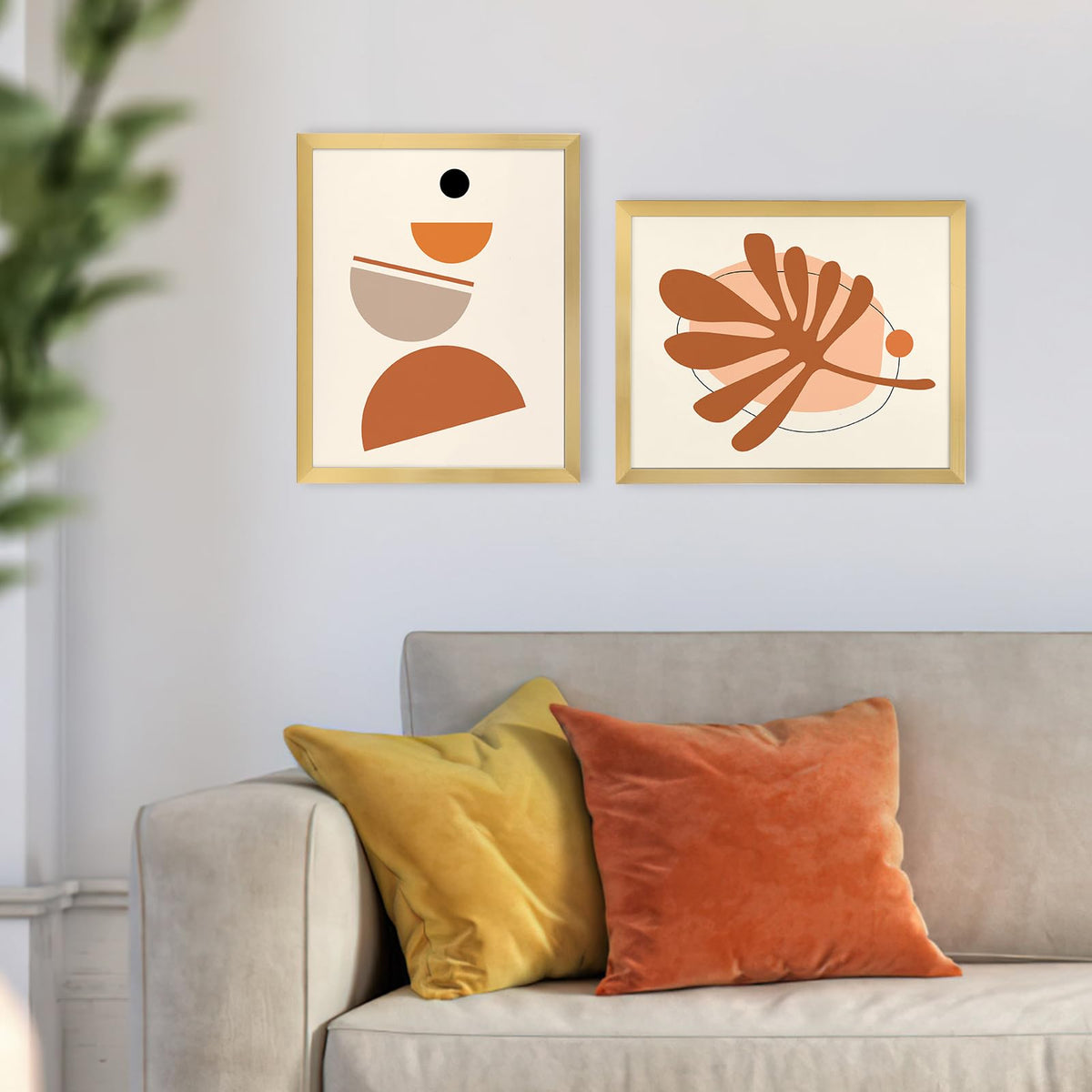Hoikwo wall-hanging and table-display setup demonstrates versatile placement options