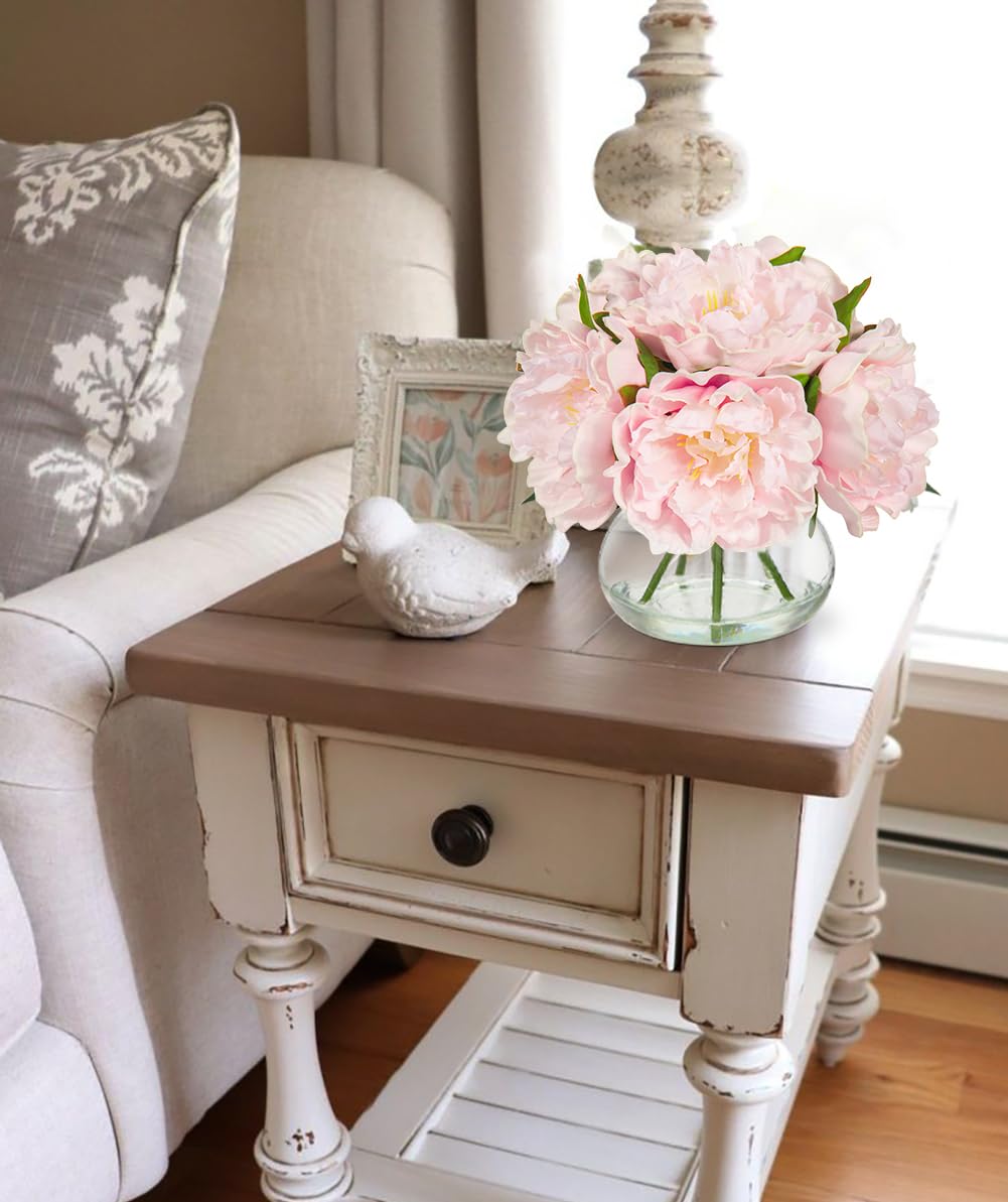 Hollyone green stems and leaves add natural contrast to brighten living spaces.