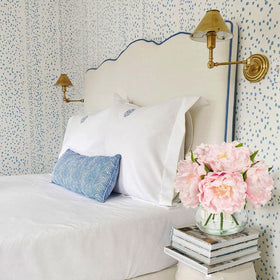 Hollyone lifelike artificial flowers decoration ideal for bathrooms, desks, or entryway decor.