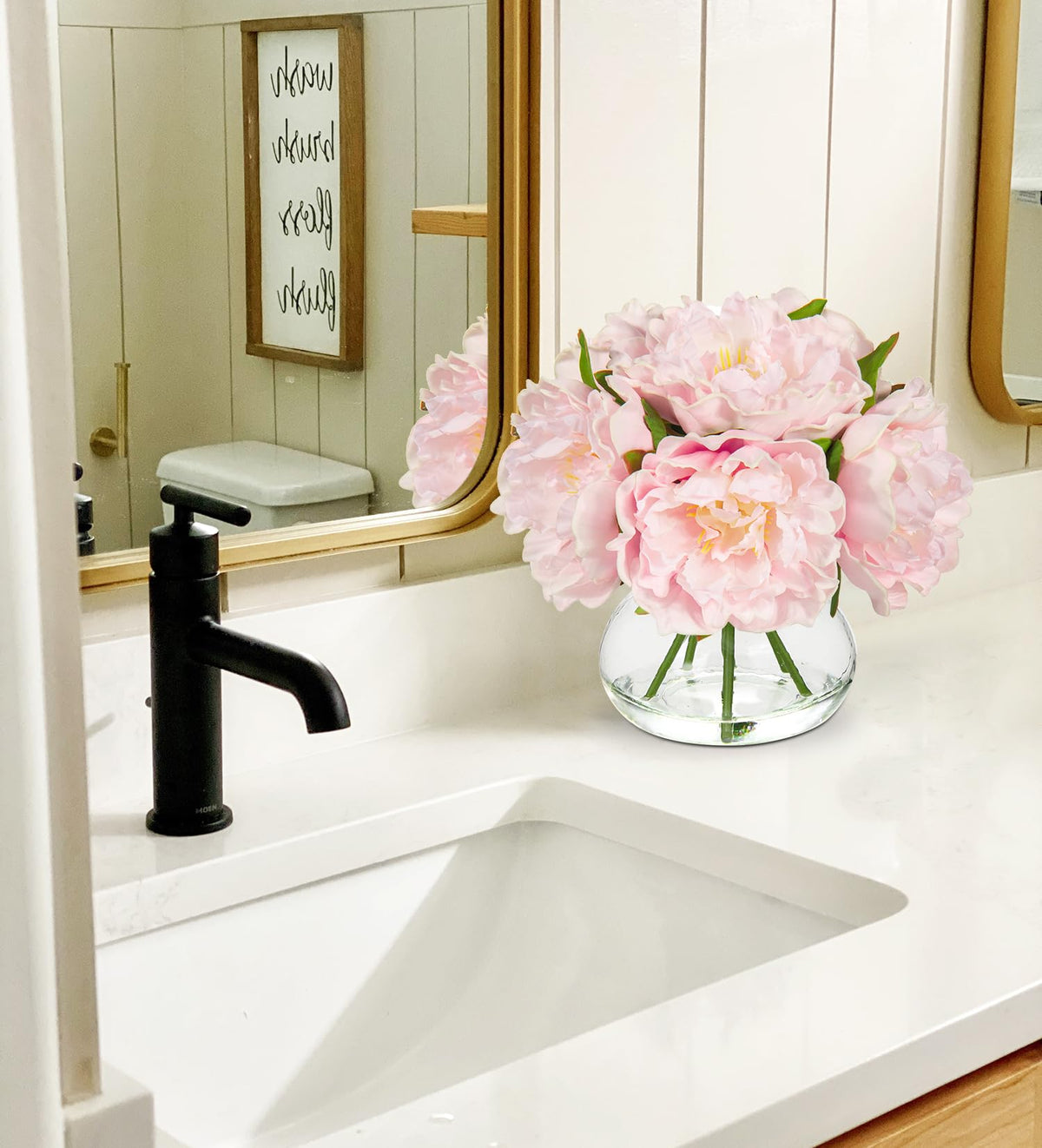 Hollyone six-head silk peonies provide long-lasting beauty without daily upkeep.