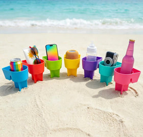 Home Queen Beach Cup Holder in teal helps guests spot their beverages quickly.