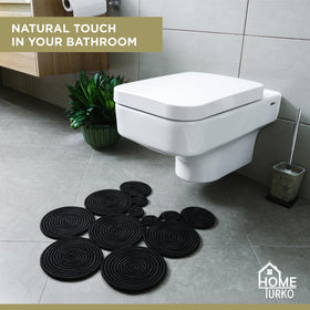 Home Turko machine-washable bath mat for easy quick cleaning.