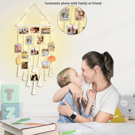 Homecor wooden dowel keeps the collage slim and sturdy.