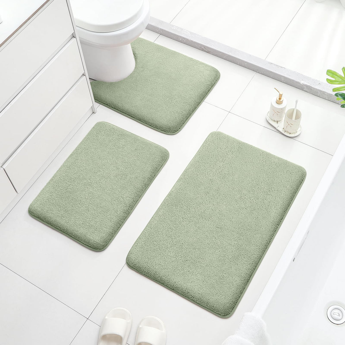 HOMEIDEAS absorbent memory-foam bath mat 17x24 quickly wicks moisture