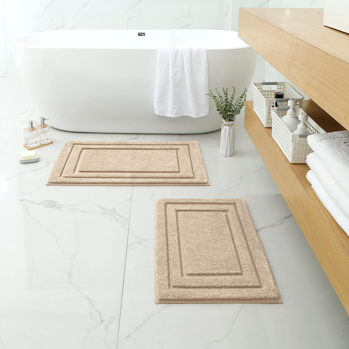 HOMEIDEAS absorbent microfiber quickly soaks up moisture.