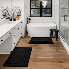 HOMEIDEAS black rug set adds style and comfort to any room.